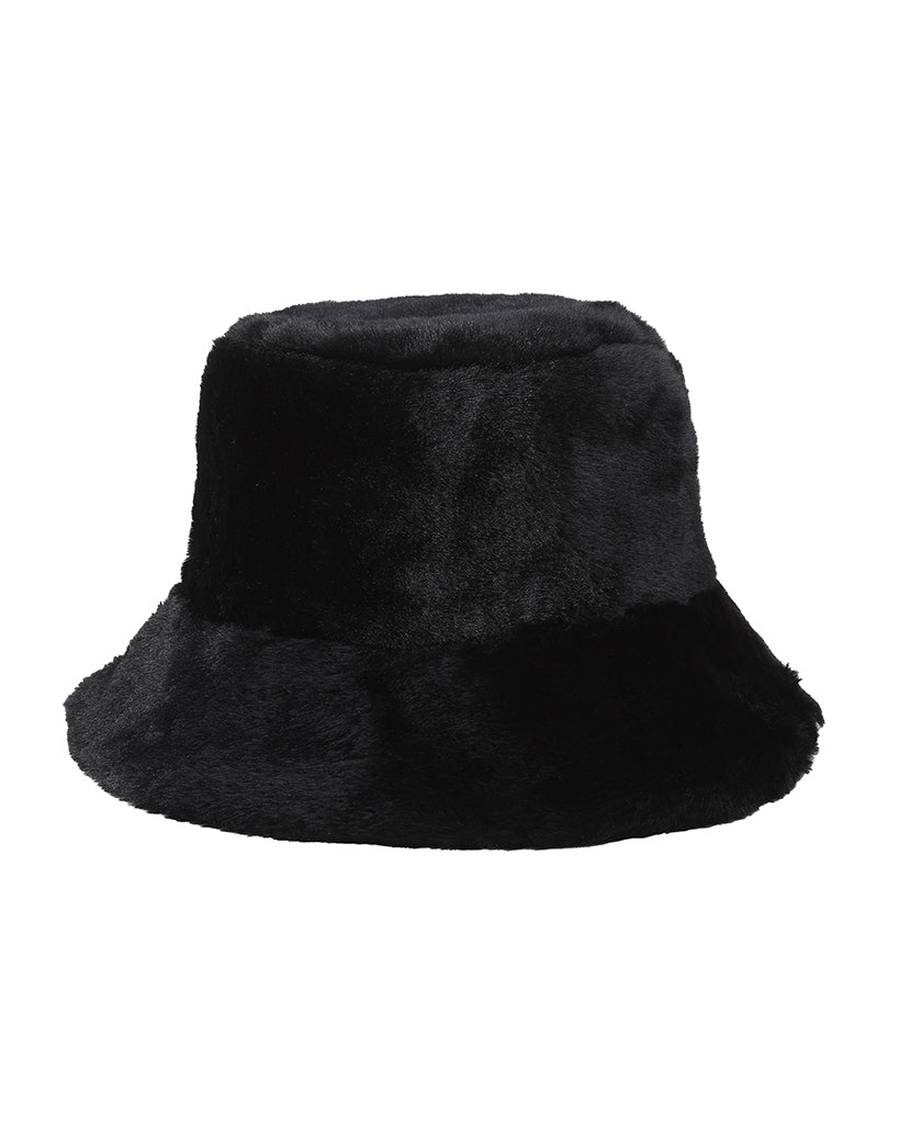 AW fake fur bucket hat